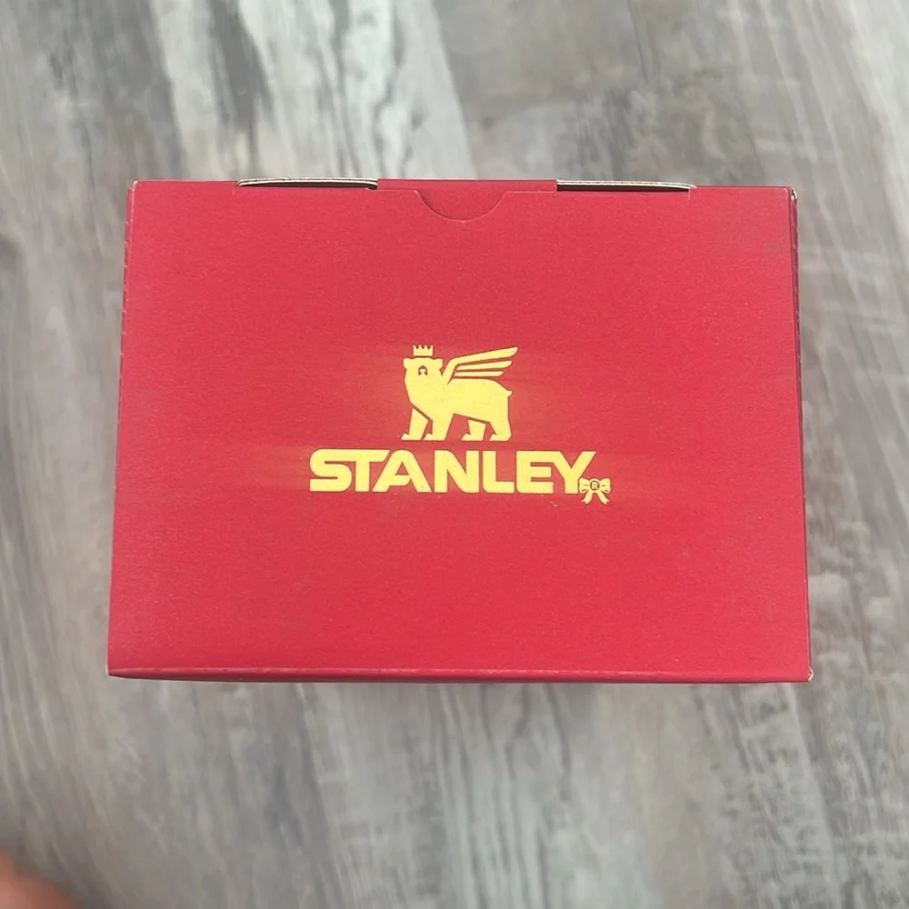 Stanley Scarlet Tinsel Holiday Limited Edition 40 oz NIB